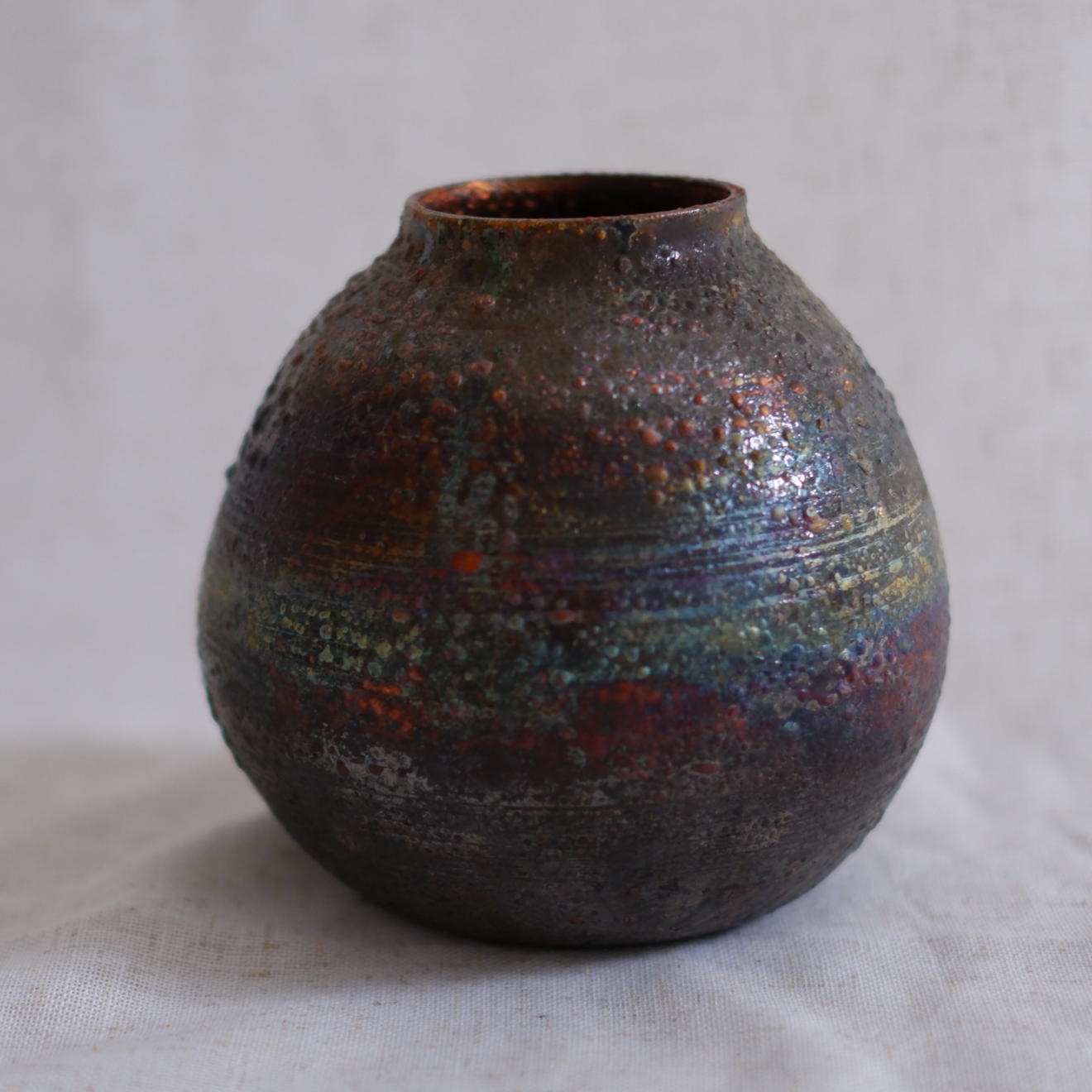 Vase iridescent bombe